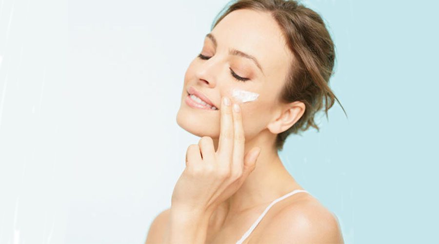 Rekomendasi Sunscreen untuk Kulit Berminyak yang Nyaman di Kulit! 1 Suncreen untuk Kulit Berminyak